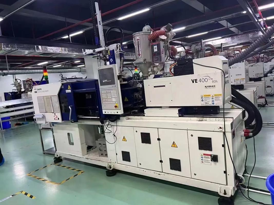 工廠里5臺40噸海天長飛亞全電動(dòng)注塑機(jī),適合高精密電子產(chǎn)品
